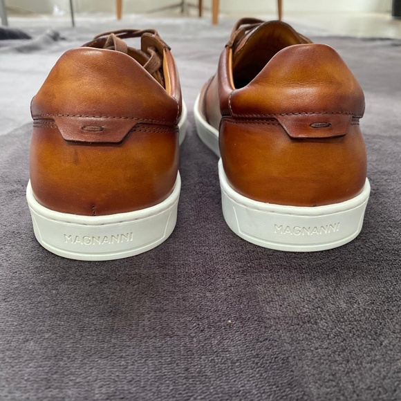 Men's Magnanni Low Top Sneakers - Picture 7 of 11